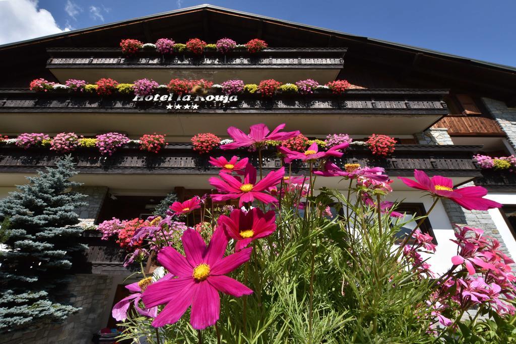 Hotel La Rouja Champoluc Exterior photo