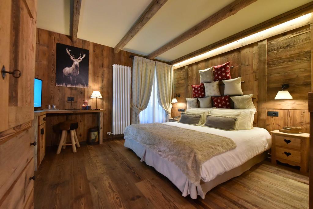 Hotel La Rouja Champoluc Exterior photo