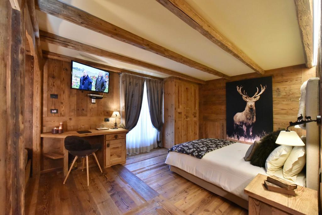 Hotel La Rouja Champoluc Exterior photo