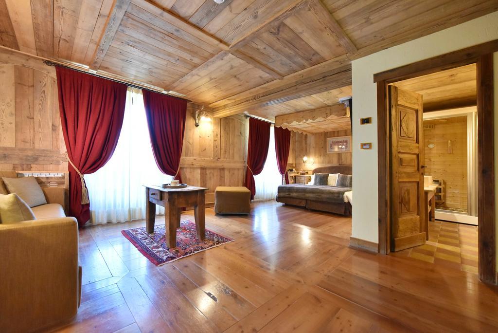 Hotel La Rouja Champoluc Exterior photo