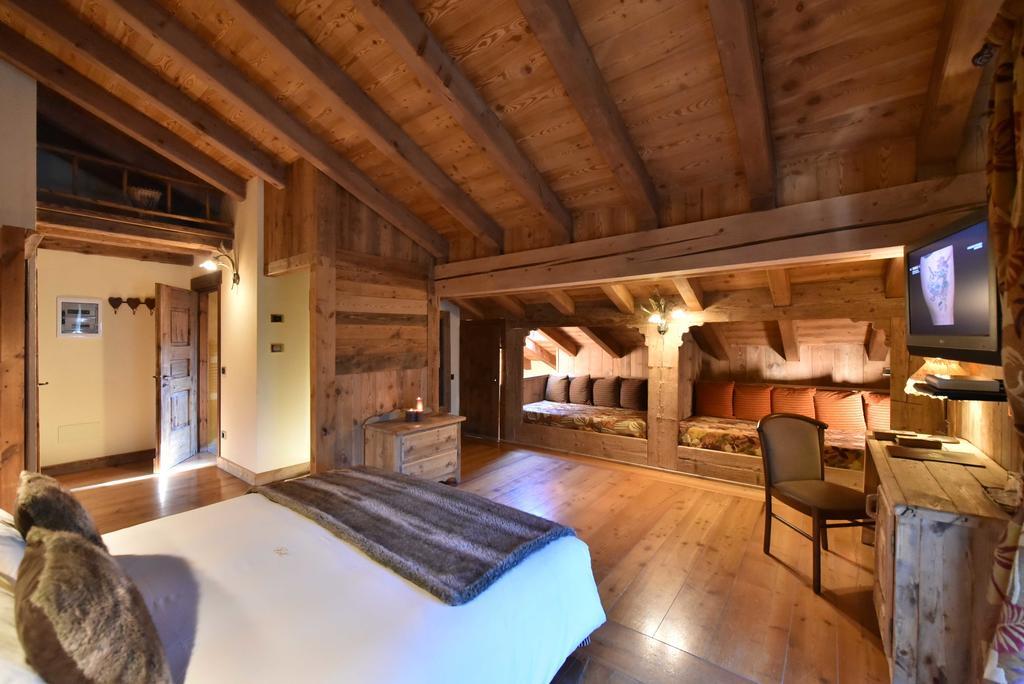 Hotel La Rouja Champoluc Exterior photo