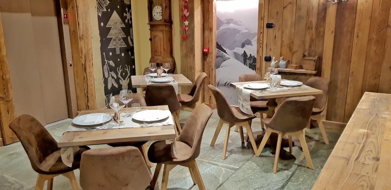 Hotel La Rouja Champoluc Exterior photo