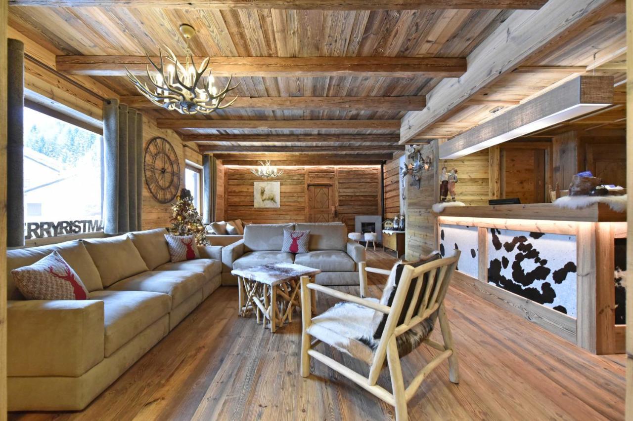 Hotel La Rouja Champoluc Exterior photo