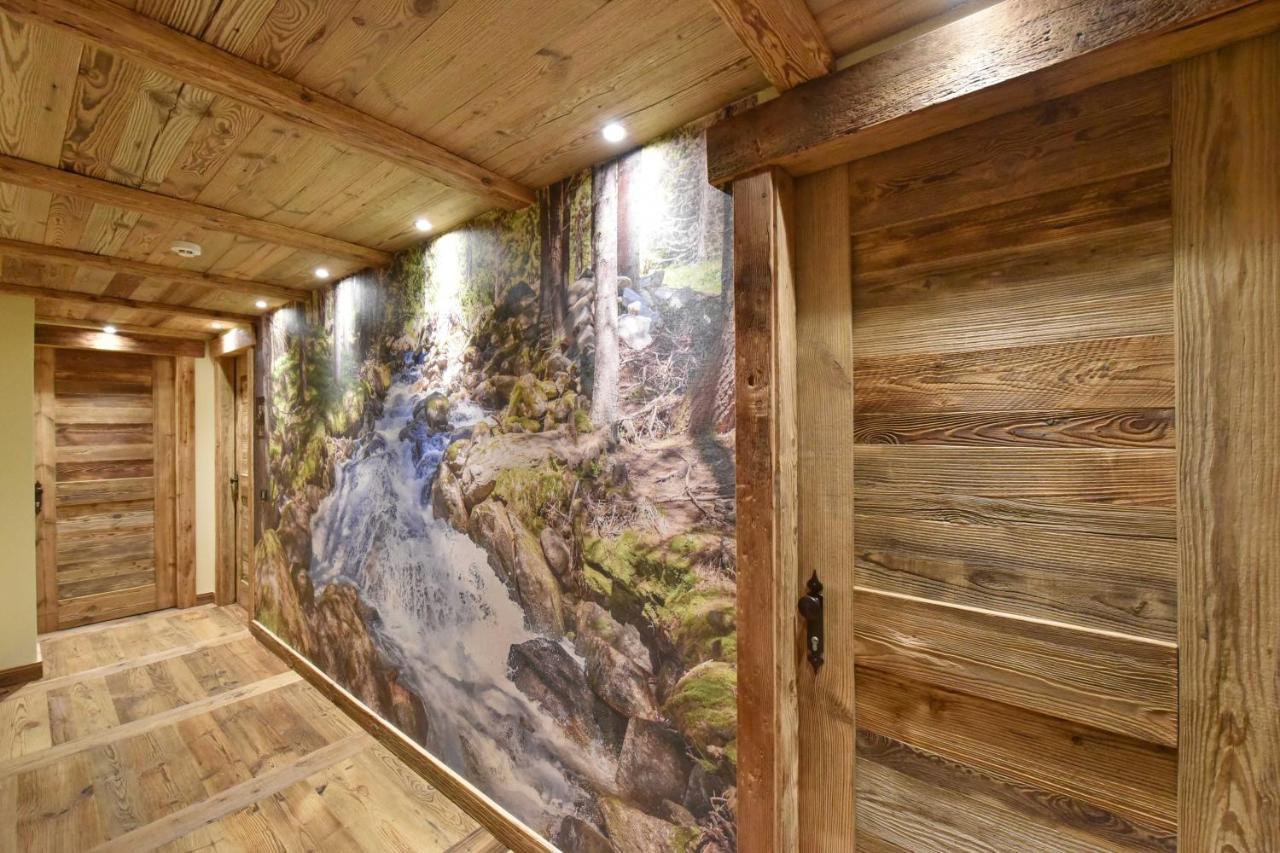 Hotel La Rouja Champoluc Exterior photo